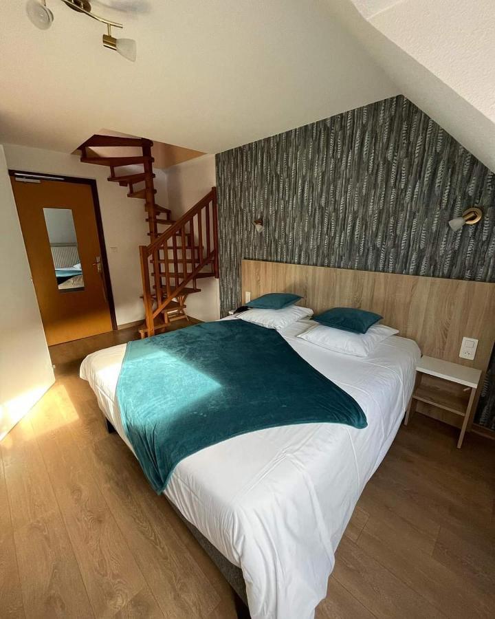 Logis Hotel Restaurant De La Poste Et Spa De Montagne 르본옴므 객실 사진
