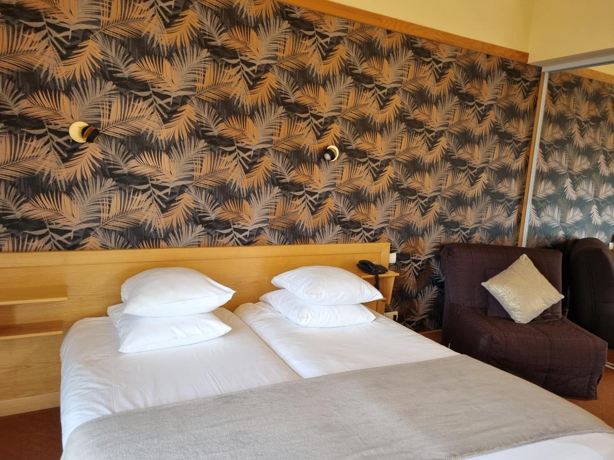 Logis Hotel Restaurant De La Poste Et Spa De Montagne 르본옴므 객실 사진